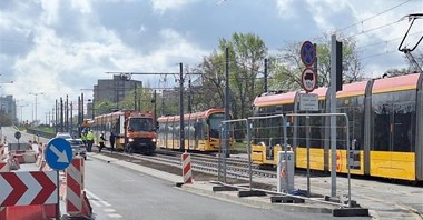 Warszawa: Remont torowiska na Bródnie. Pierwszy tramwaj w zajezdni Annopol