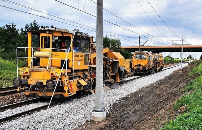 PLK zapowiada prace przy torach i przejazdach linii Dęblin - Radom