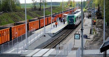 Nowy peron na linii Białystok - Sokółka w Dąbrowie Białostockiej [zdjęcia]