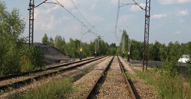 Śląskie: Wakacyjna naprawa torów w rejonie Knurowa 