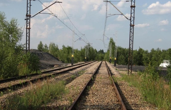 Śląskie: Wakacyjna naprawa torów w rejonie Knurowa 