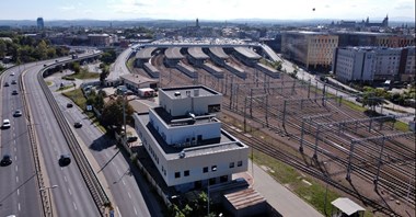 Kraków Główny największą stacją w Polsce. Poznań drugi, Wrocław spada