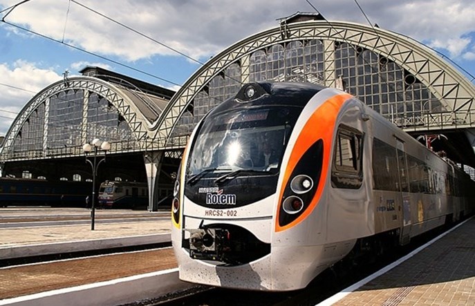 Ukraina: Duża popularność połączeń kolejowych z Polską 