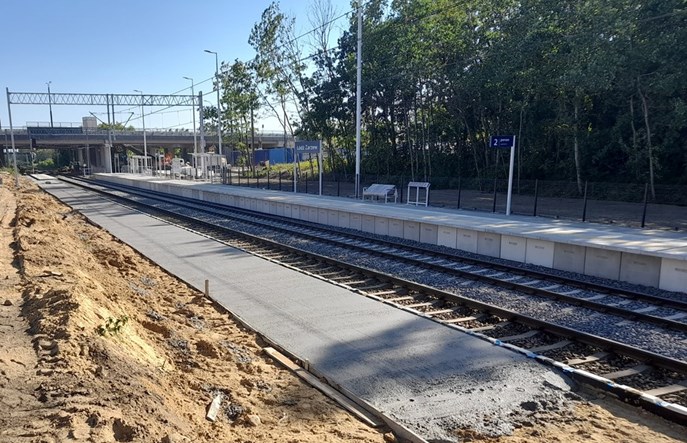 Gotowy pierwszy peron na nowym przystanku Łódź Zarzew 