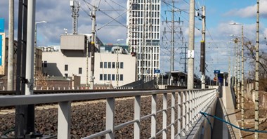 Dwa potrącenia na torach, duże utrudnienia na Warszawskim Węźle Kolejowym