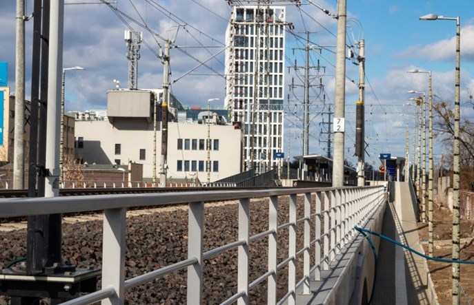 Dwa potrącenia na torach, duże utrudnienia na Warszawskim Węźle Kolejowym