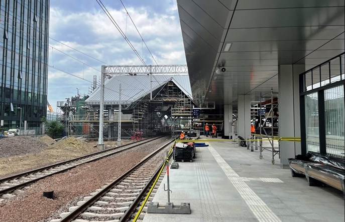 PKP PLK otwierają wszystkie perony na Warszawie Zachodniej. Więcej pociągów przez Centralną i Śródmieście