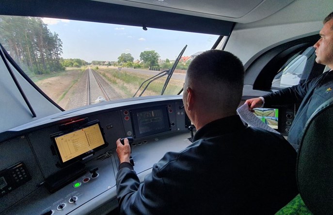 Marzysz o zawodzie maszynisty? UTK przygotował poradnik