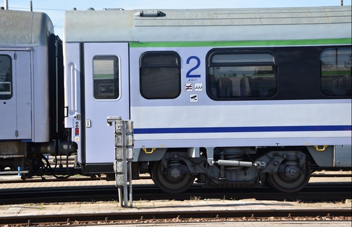 Wciąż czekamy na nowe i zmodernizowane wagony od FPS i Pesy