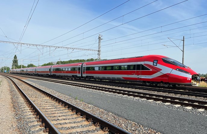 Hitachi Rail testuje w Czechach szybki skład zespolony Frecciarossa