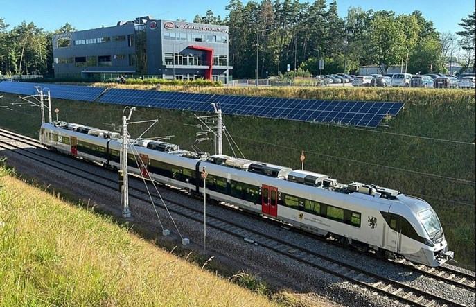 Pierwsza pomorska hybryda na torach PKM [film]