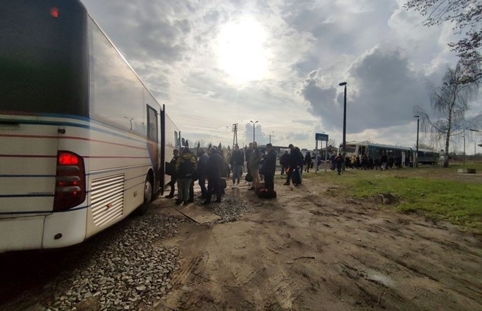 Nie jeżdżą pociągi na południe od Grudziądza. Woda podmyła tory