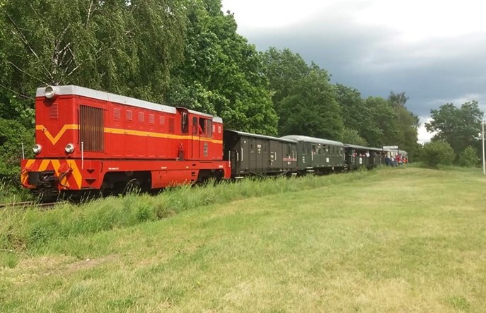 Część szlaku rogowskiej wąskotorówki zamknięta po wykolejeniu 