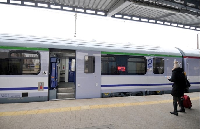 Klimczak: Nowe linie do Rzeszowa i Kielc nadal w rządowym planie