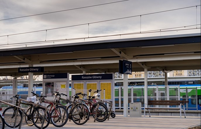 PLK. Już ponad 12,5 tysiąca stojaków rowerowych na stacjach
