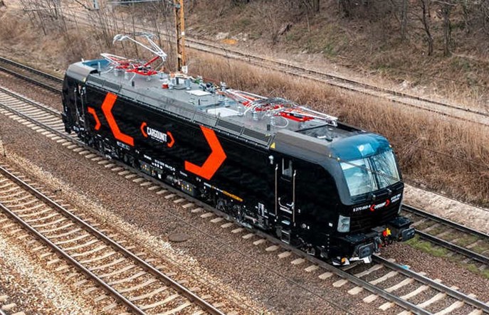 Skąd PKP Intercity pozyskuje dodatkowe lokomotywy?