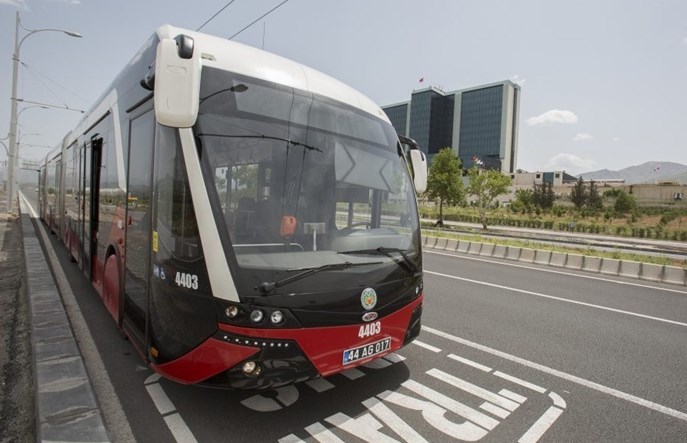 Igława broni się przed tureckimi trolejbusami 