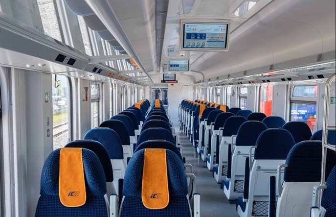 Jest rozkład jazdy bezpośredniego pociągu EIC z Leszna do Warszawy