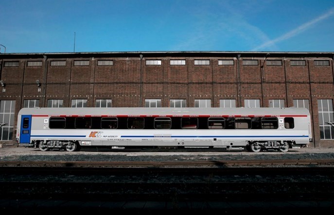 Pracownicy PKP Cargo będą sprzedawać posiłki w Warsie? Niekoniecznie