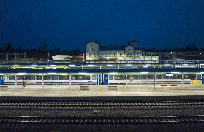 E20: Koniec bardzo opóźnionych prac w Kutnie we wrześniu 