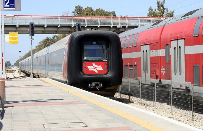 Z Danii przez Izrael do Rumunii. Nowy nabywca skandynawskich zespołów trakcyjnych