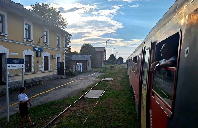 PLK zrewitalizuje linie kolejową z Jasła do Zagórza. Szybciej w Bieszczady