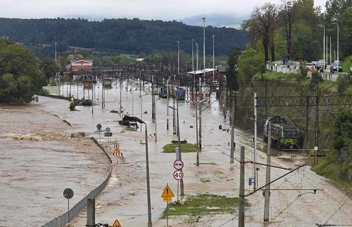 Powódź na południu Polski. Wstrzymana sprzedaż biletów międzynarodowych [aktualizacja]