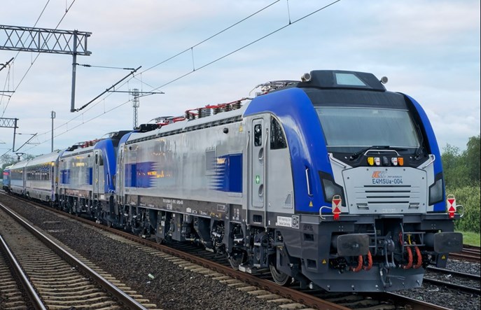 Hybrydy i szybkie Griffiny. Wielkie zamówienia w Newagu z PKP Intercity