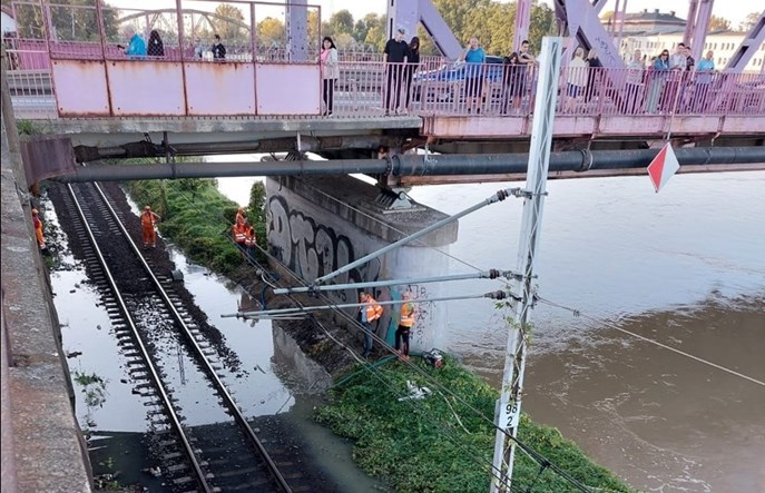 Powódź w Polsce. Gdzie występują utrudnienia na kolei?