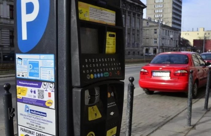 Łódź: Miejskie spółki wprowadziły płatność za parkowanie