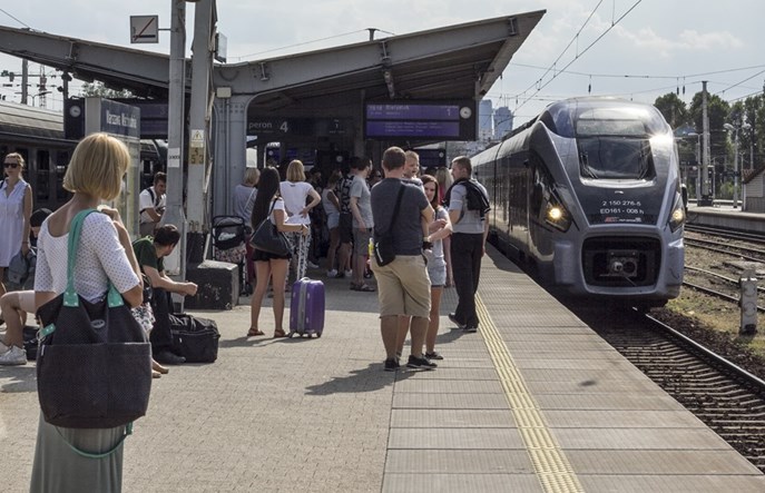 Malinowski: Konkurencja pomoże PKP IC przewieźć pasażerów w szczytach przewozowych