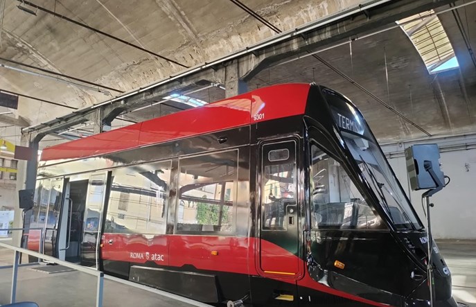 Bolonia zamawia a Rzym domawia tramwaje Urbos od CAF-a