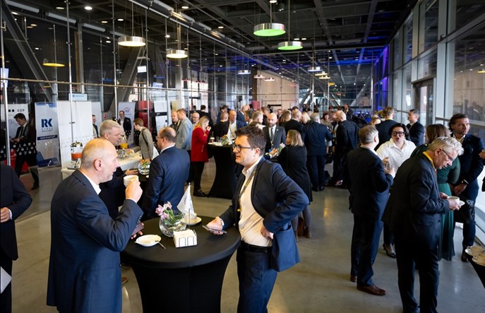 PGE EK, PKP IC, Track Tec, PESA, Mirbud partnerami Kongresu Kolejowego!