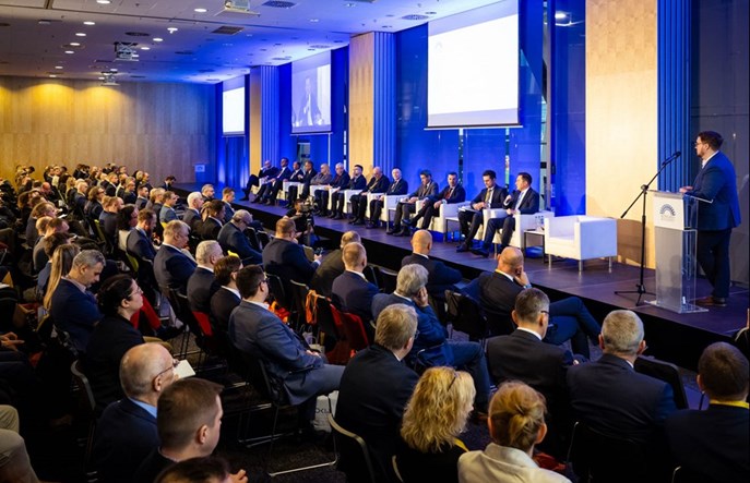 Pasażerowie są w aglomeracjach. Trzeba to wykorzystać