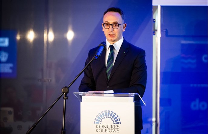 Klimczak: Kolej jest dla rządu równie ważna jak drogi