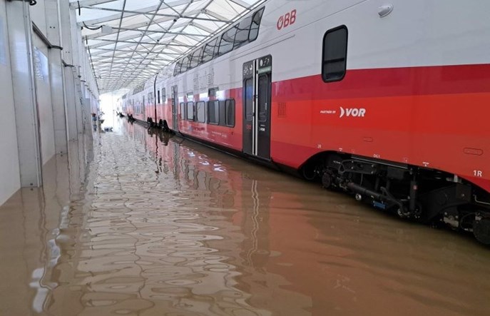 Stadler: Przez powodzie i nawałnice zysk będzie mniejszy