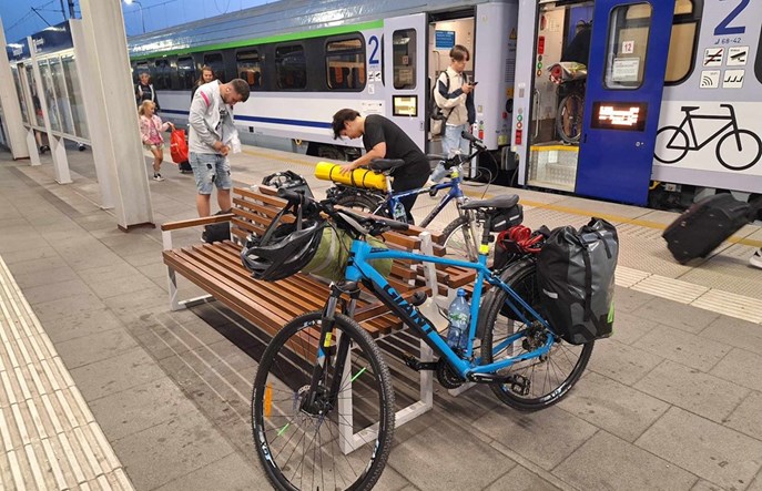 Wagony rowerowe PKP Intercity zaliczyły kolejny rok opóźnienia