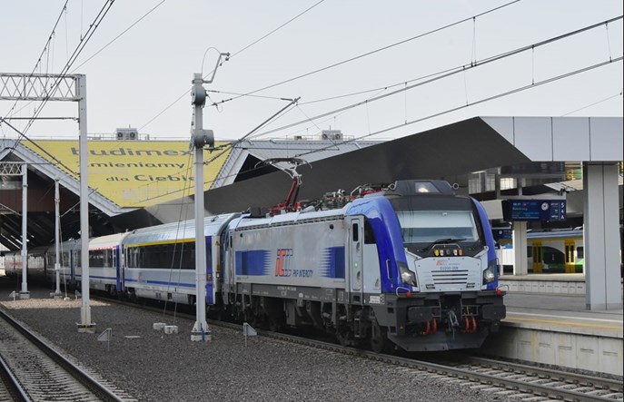 Rozkładowe pociągi wagonowe na 200 km/h od 15 grudnia