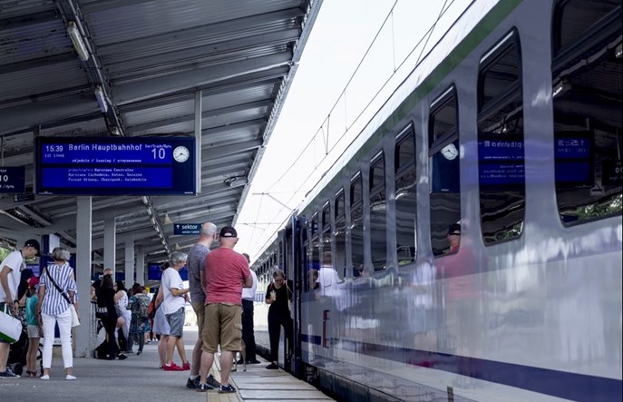 Ilu jest w Polsce kolejowych przewoźników pasażerskich z licencją?