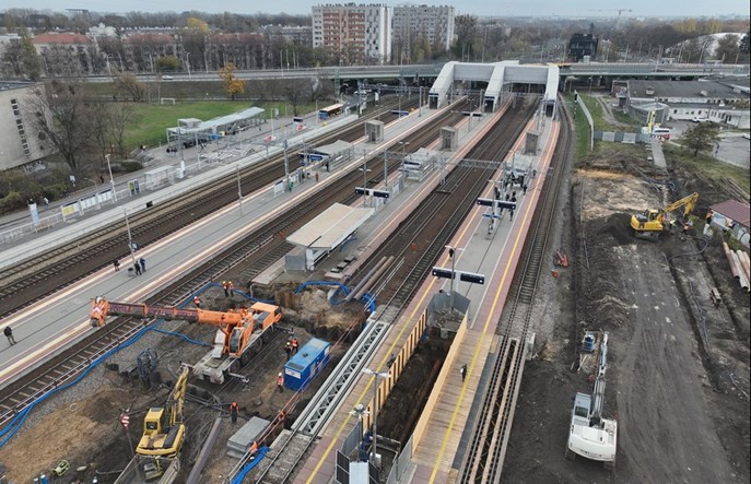 Warszawa Gdańska zyska ekrany akustyczne. Przejście podziemne w budowie