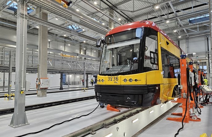 Warszawskie tramwaje na niezawodnym i bezpiecznym zasilaniu