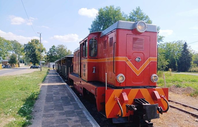 Łódzkie: Mieszkańcy chcieli drogi rowerowej w śladzie rogowskiej wąskotorówki 