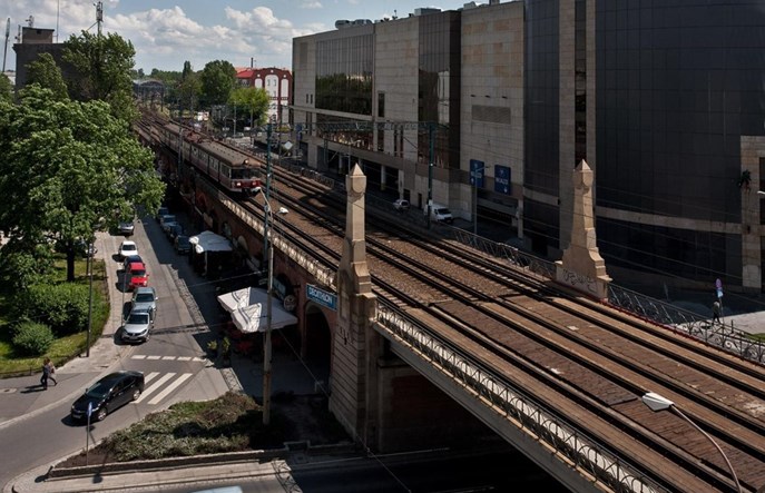 Wrocław: Czwarty tor na estakadzie ma zmniejszyć problemy z przepustowością 