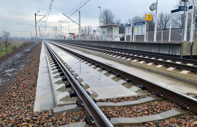Kraków: PKP PLK testują nawierzchnię „do zadań specjalnych”