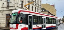 Ołomuniec: Pierwszy nowy tramwaj EVO 1/o wyjeżdża na tory. Zjeżdżają Astry