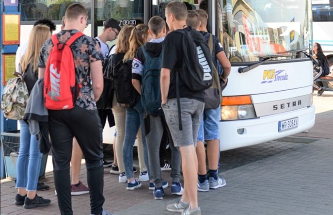 Łódzkie: Autobusy marszałkowskie skróciły dystans między ludźmi 