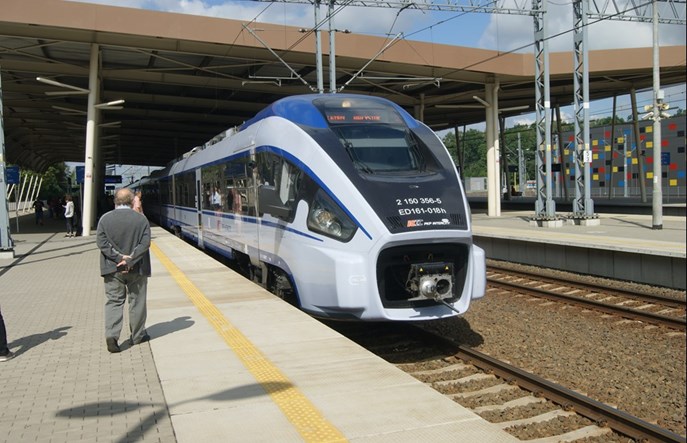 Linia łódzka: Poprawa oferty przełożyła się na liczbę pasażerów 