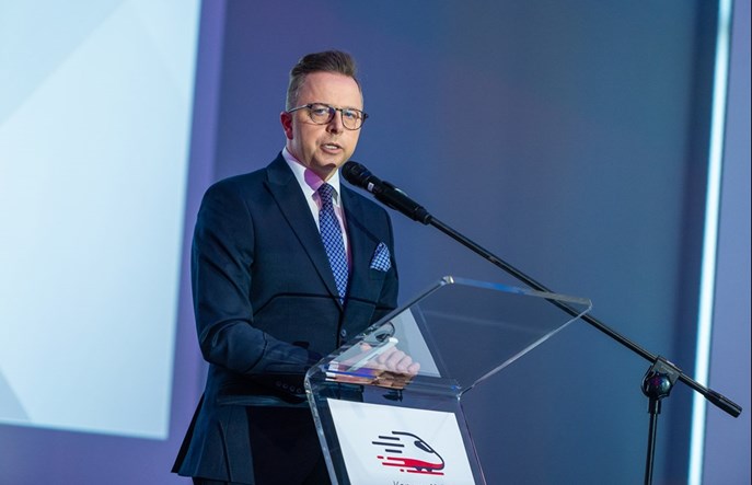 Joński (Komisja Transportu PE): UE stawia ogromne pieniądze na kolej. Musimy to wykorzystać