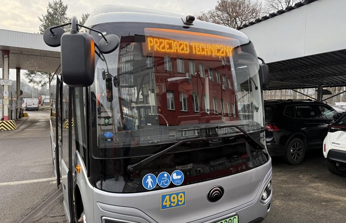 Tylko jeden chętny na dostarczenie elektryków do Jeleniej Góry