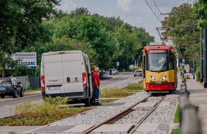 Łódź: Tablice informacyjne mają pomóc w odkorkowaniu Konstantynowskiej 